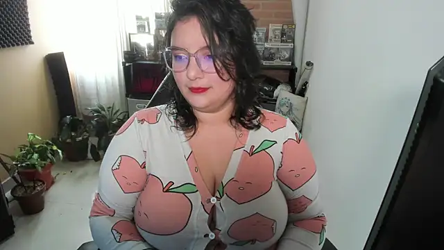 Snapshot of aika-dreams chatting on 09-18-25, 12:41 aika-dreams online show from 09-18-25, 12:41