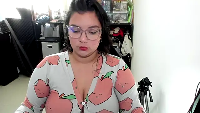 aika-dreams online show from 10-27-25, 01:34