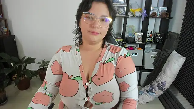 Snapshot of aika-dreams chatting on 03-22-25, 12:25 aika-dreams online show from 03-22-25, 12:25