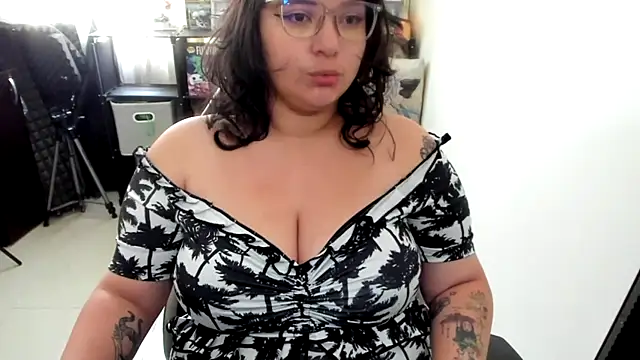 aika-dreams online show from 11-28-25, 01:55