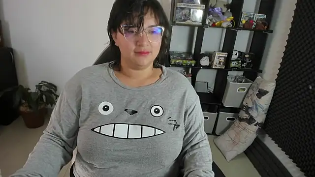 Snapshot of aika-dreams chatting on 02-06-25, 01:21 aika-dreams online show from 02-06-25, 01:21