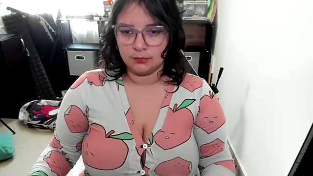 aika-dreams online show from 11-18-25, 01:03