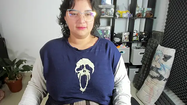 Snapshot of aika-dreams chatting on 03-06-25, 12:41 aika-dreams online show from 03-06-25, 12:41