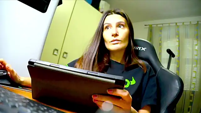 GodlyTheia online show from 01-10-26, 10:54