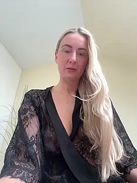 CutieEmy online show from 04-16-26, 12:06