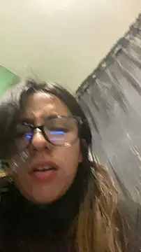 Maggie Fox3 online show from 04-18-26, 03:31