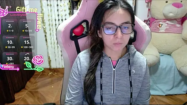 Maggie Fox3 online show from 09-20-25, 02:27