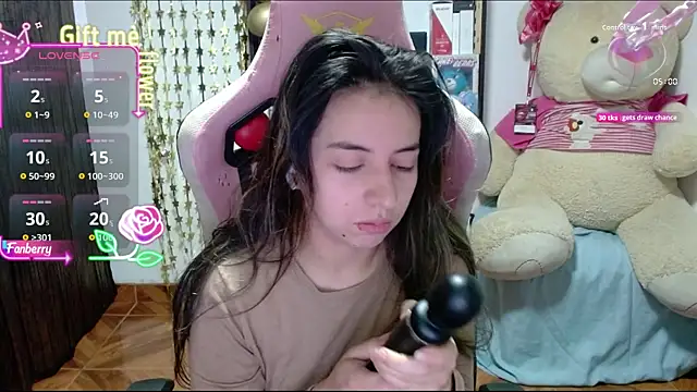 Maggie Fox3 online show from 09-23-25, 05:03