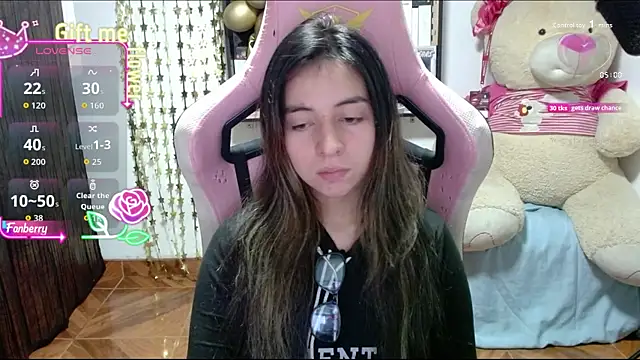 Maggie Fox3 online show from 10-03-25, 01:31