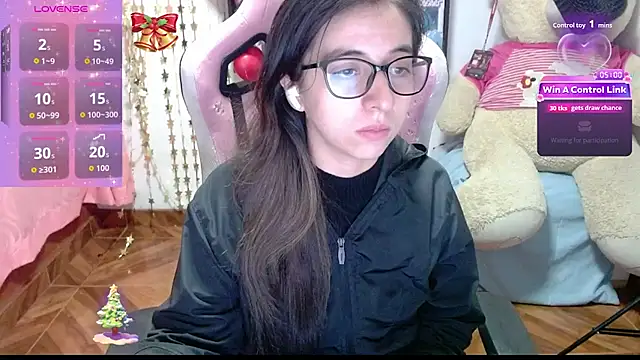 Maggie Fox3 online show from 12-20-25, 02:03