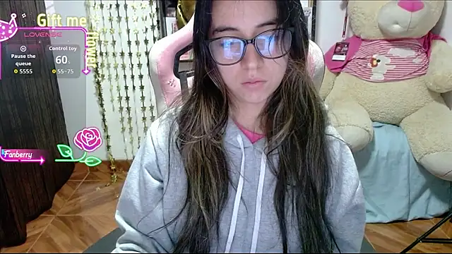 Maggie Fox3 online show from 10-16-25, 01:14