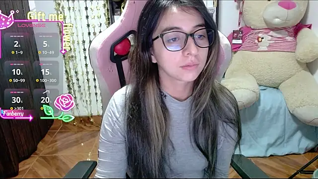 Maggie Fox3 online show from 09-27-25, 02:50