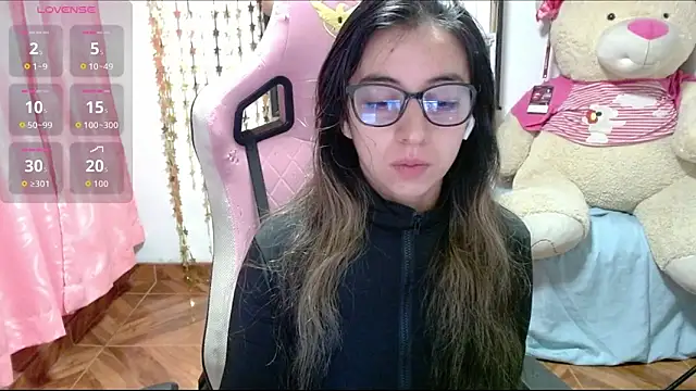 Maggie Fox3 online show from 10-24-25, 01:48