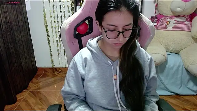 Maggie Fox3 online show from 09-15-25, 02:12