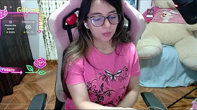 Maggie Fox3 online show from 09-22-25, 03:23