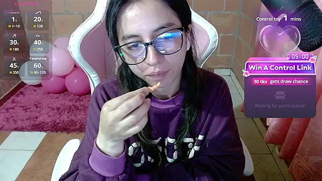 Snapshot of Maggie_Fox3 chatting on 06-17-26, 01:16 Maggie Fox3 online show from 06-17-26, 01:16