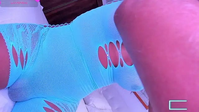 VictoriaVX online show from 01-18-26, 06:17