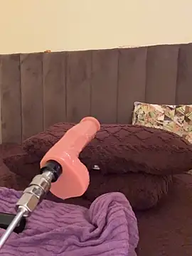 Emy-sexy online show from 04-28-26, 02:27