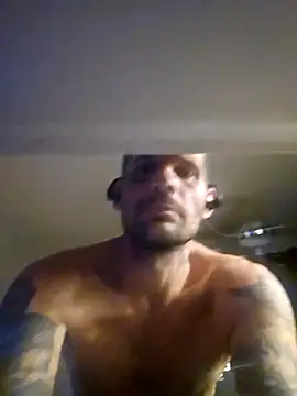 Snapshot of Bearbitheway69 chatting on 10-27-25, 11:38 Bearbitheway69 online show from 10-27-25, 11:38