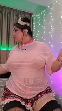 Larissa K online show from 12-17-25, 03:17