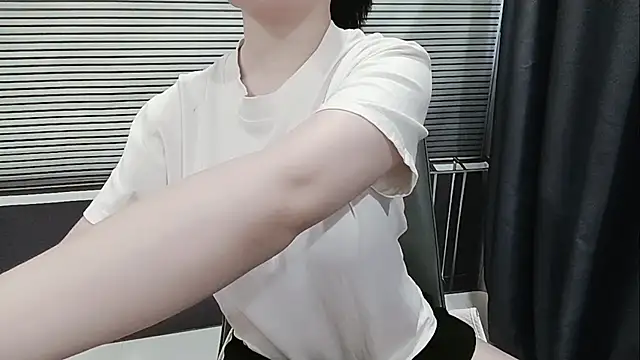 Snapshot of pelue chatting on 10-21-25, 01:27 pelue online show from 10-21-25, 01:27