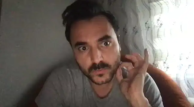 Snapshot of Consensustr chatting on 01-04-25, 12:16 Consensustr online show from 01-04-25, 12:16