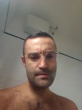 Snapshot of enricso chatting on 10-31-25, 08:55 enricso online show from 10-31-25, 08:55