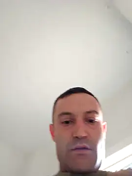 Snapshot of enricso chatting on 04-12-26, 12:52 enricso online show from 04-12-26, 12:52