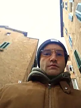 Snapshot of enricso chatting on 02-01-26, 02:15 enricso online show from 02-01-26, 02:15