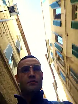 Snapshot of enricso chatting on 04-06-26, 01:23 enricso online show from 04-06-26, 01:23