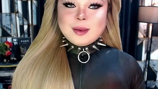 Snapshot of Mistress_DOMnicaaxx chatting on 11-09-25, 12:20 Mistress DOMnicaaxx online show from 11-09-25, 12:20