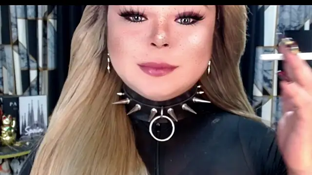 Snapshot of Mistress_DOMnicaaxx chatting on 10-12-25, 01:12 Mistress DOMnicaaxx online show from 10-12-25, 01:12