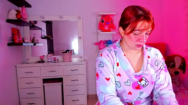 Snapshot of Vannessa__Shy chatting on 06-12-26, 01:20 Vannessa Shy online show from 06-12-26, 01:20