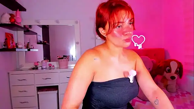 Snapshot of Vannessa__Shy chatting on 05-26-26, 07:12 Vannessa Shy online show from 05-26-26, 07:12