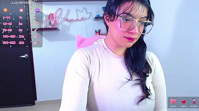 Snapshot of Vannessa__Shy chatting on 02-08-25, 03:42 Vannessa  Shy online show from 02-08-25, 03:42