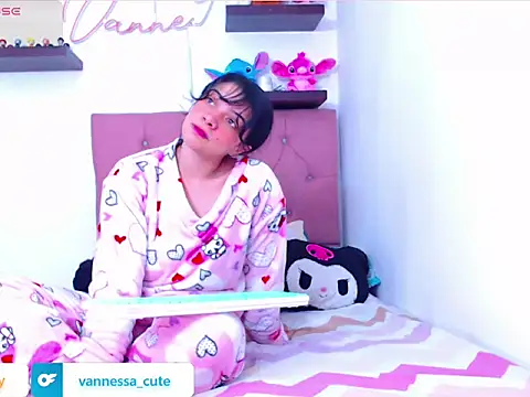 Snapshot of Vannessa__Shy chatting on 10-09-25, 01:50 Vannessa  Shy online show from 10-09-25, 01:50