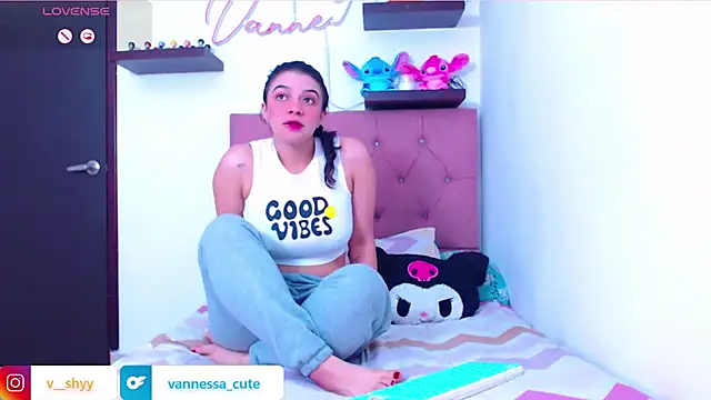Snapshot of Vannessa__Shy chatting on 10-05-25, 10:55 Vannessa  Shy online show from 10-05-25, 10:55