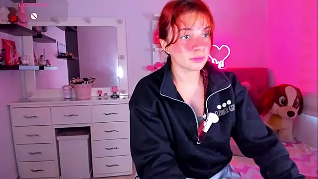 Snapshot of Vannessa__Shy chatting on 05-12-26, 08:04 Vannessa Shy online show from 05-12-26, 08:04