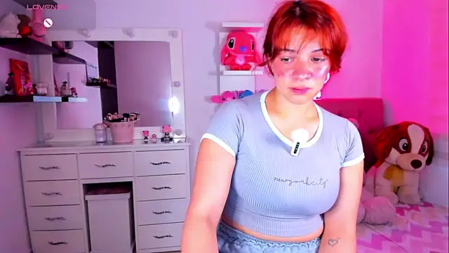 Snapshot of Vannessa__Shy chatting on 05-11-26, 08:39 Vannessa Shy online show from 05-11-26, 08:39