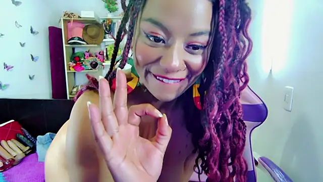 Snapshot of Naasha_ chatting on 02-16-25, 07:04 Naasha online show from 02-16-25, 07:04