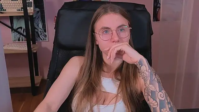  AnnaStark  online show from 10-23-25, 08:18