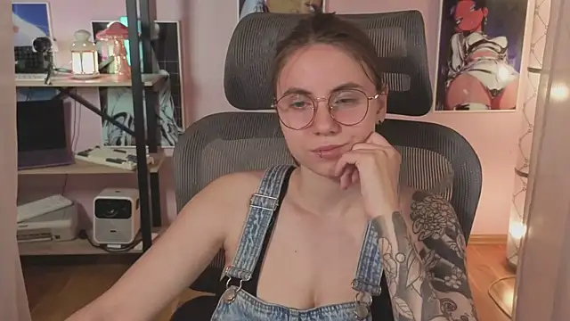 Snapshot of _AnnaStark_ chatting on 07-14-26, 05:01 AnnaStark online show from 07-14-26, 05:01