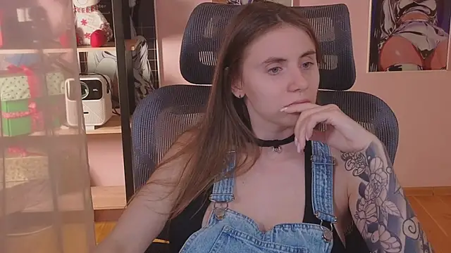  AnnaStark  online show from 12-05-25, 08:39