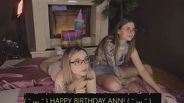 Snapshot of _AnnaStark_ chatting on 02-27-25, 12:03 AnnaStark online show from 02-27-25, 12:03