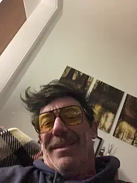 Snapshot of maxximere chatting on 01-15-26, 02:37 maxximere online show from 01-15-26, 02:37