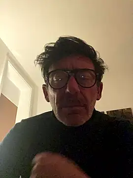 Snapshot of maxximere chatting on 01-19-26, 02:04 maxximere online show from 01-19-26, 02:04