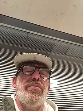 Snapshot of maxximere chatting on 02-07-26, 12:51 maxximere online show from 02-07-26, 12:51