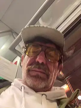 Snapshot of maxximere chatting on 02-23-26, 11:27 maxximere online show from 02-23-26, 11:27