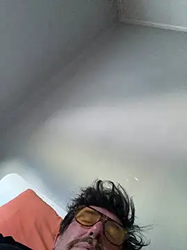 Snapshot of maxximere chatting on 02-20-26, 03:47 maxximere online show from 02-20-26, 03:47