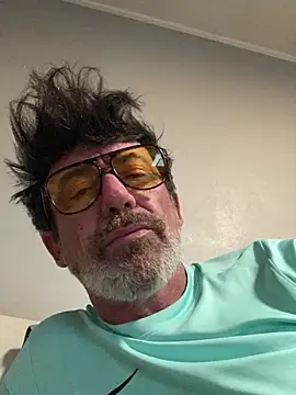 Snapshot of maxximere chatting on 02-07-26, 07:33 maxximere online show from 02-07-26, 07:33